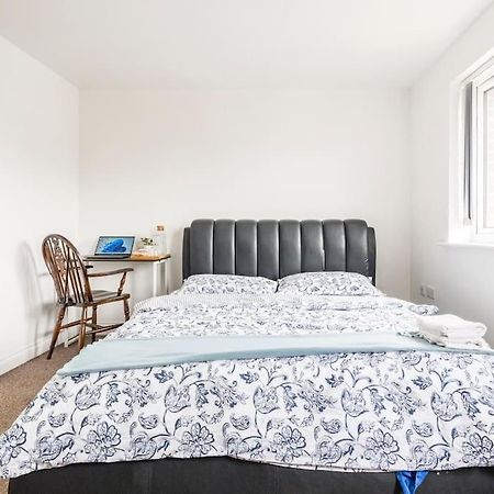 En-Suit Room With Free Dedicated Parking Manchester Ngoại thất bức ảnh