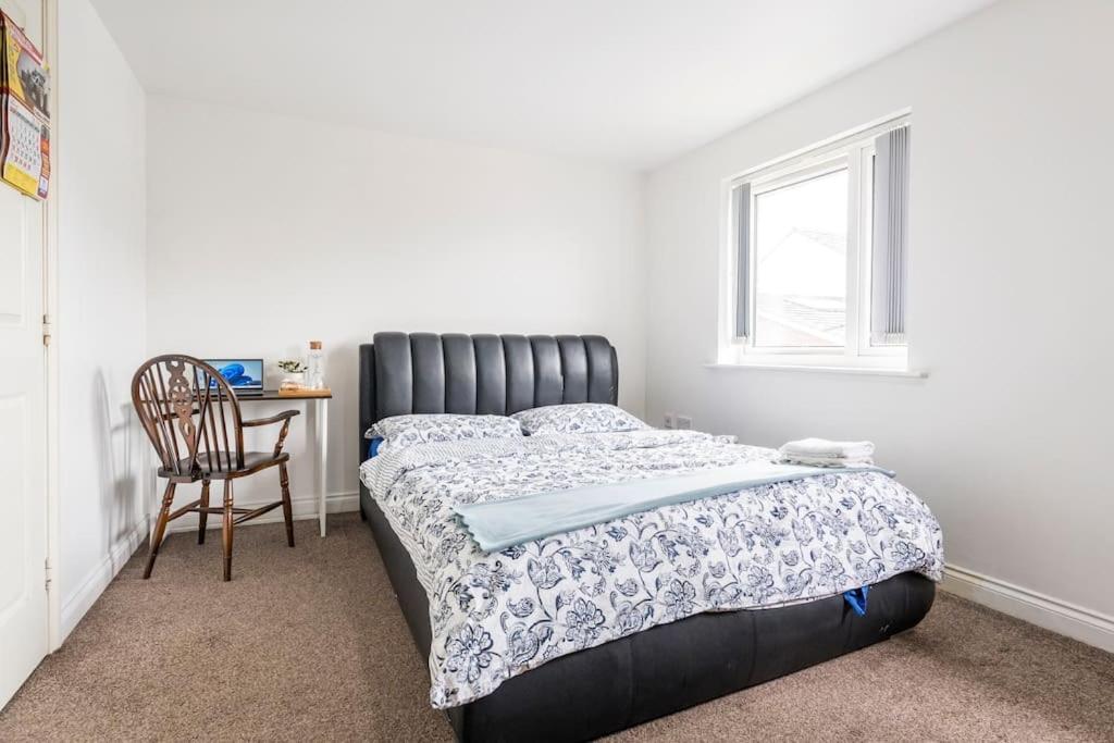 En-Suit Room With Free Dedicated Parking Manchester Ngoại thất bức ảnh